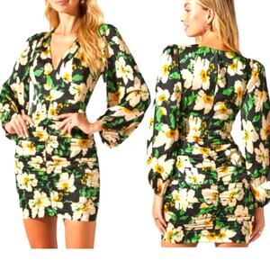 ASTR REVOLVE FLORAL RUCHED V NECK MINI DRESS NWT SZ SM
